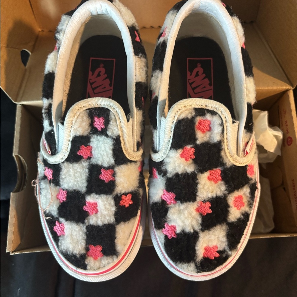 BRAND NEW IN BOX. Vans Butterfly Checkboard Multi Sneakers